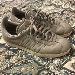 Adidas gazelle. Gray, size 7 women’s.
